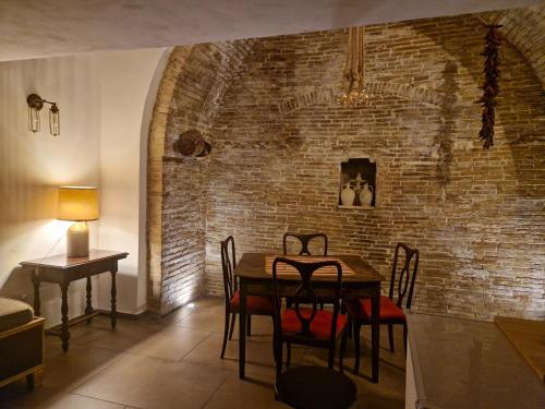 Mary wine house 5