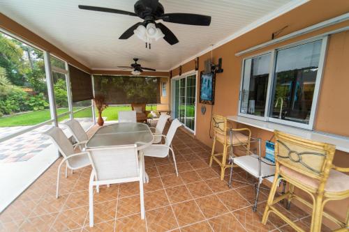 Létesítmények, Mt Irvine Luxe Pool Cottage/Close to Beach and Equestrian in Greenacres City (FL)