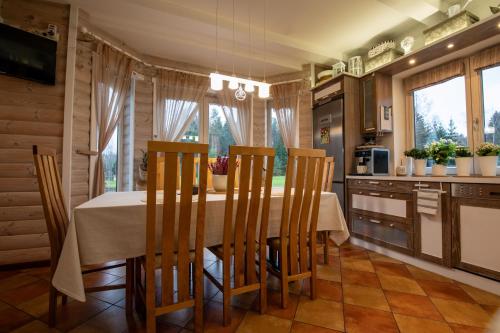 Viesu un ciemiņu brīvdienu māja Villa VĒJROZES (Viesu un cieminu brivdienu maja Villa VEJROZES) in Melturi