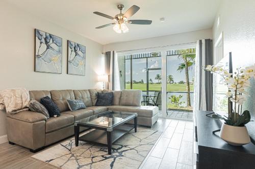 Greenlinks at Lely Luxury White Orchid Fully Renovated Modern 1st floor 3bdr Golf Resort Villa, Naples