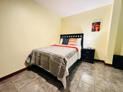 Single Room with Private Bathroom image 4