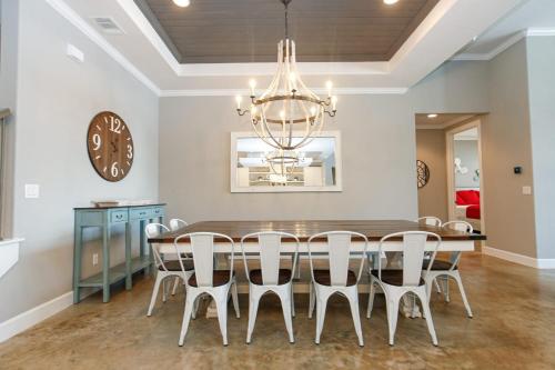 Luxury Lake LBJ House with Heated Swimming Pool and Spill Over Hot Tub and 2 Boat Slips in Burnet