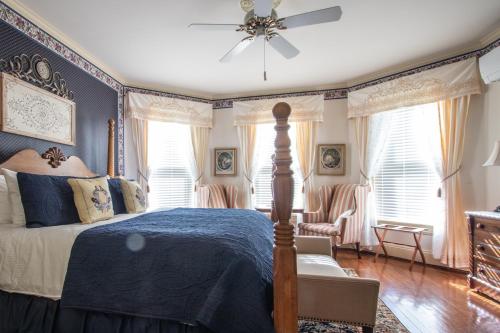 The Oaks Victorian Inn - image 5