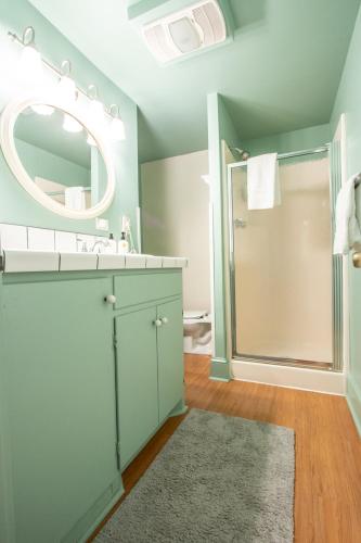 The Oaks Victorian Inn - image 13