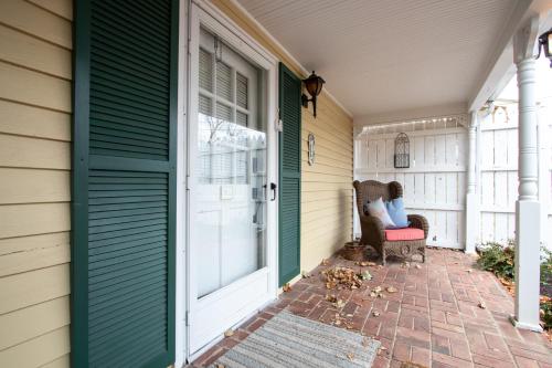 Cottage with Garden View