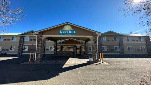 Days Inn & Suites by Wyndham Gunnison - Hotel