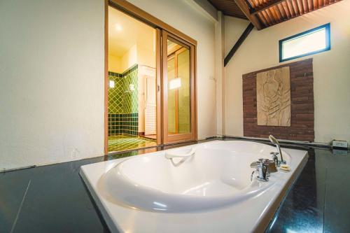 อ่างอาบน้ำดีเยี่ยม