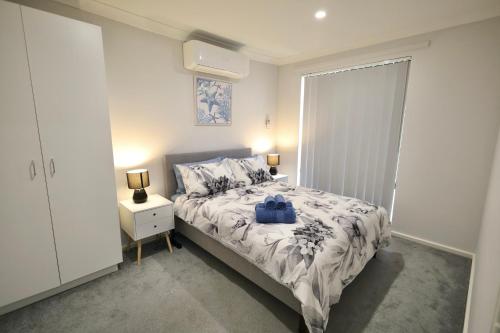 26 Simple Family Home Mirrabooka Sleeps 5 - SUPERHOG VERIFICATION REQUIRED