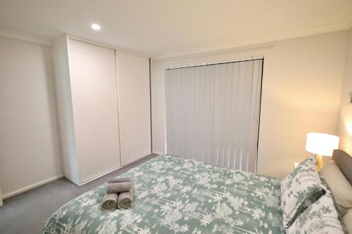 26 Simple Family Home Mirrabooka Sleeps 5 - SUPERHOG VERIFICATION REQUIRED