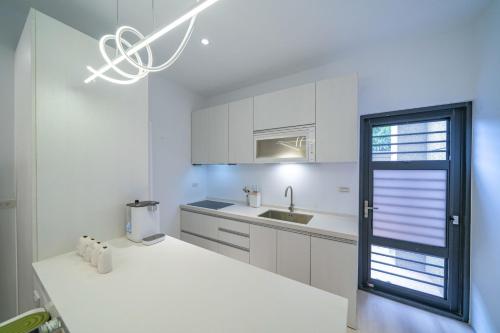 放慢3館 近山左民宿 6-12人, 只接一組客人, 按人數開放房間 放慢3館 近山左民宿 6-12人, 只接一組客人, 按人數開放房間