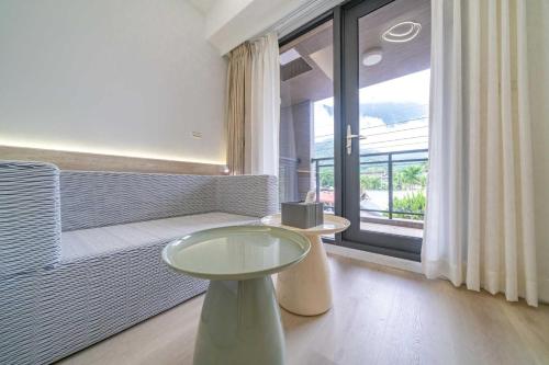 放慢3館 近山左民宿 6-12人, 只接一組客人, 按人數開放房間 放慢3館 近山左民宿 6-12人, 只接一組客人, 按人數開放房間