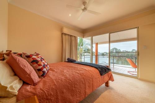 Funland, Family Home On The Canals Mandurah