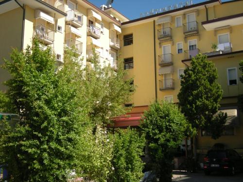 Hotel Continental - main image