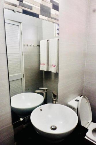 Hillside Hotel - 화장실