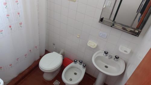 One-Bedroom Apartment image 9