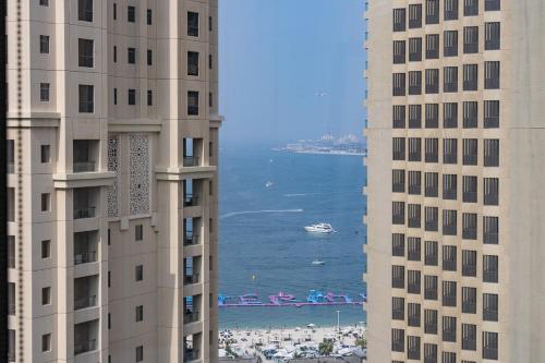 Dubai Marina Apartment with Sea view, Pool and Gym, Dubaj (zdjęcie 9)