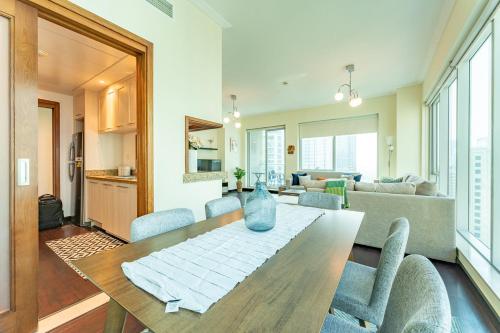 Dubai Marina Apartment with Sea view, Pool and Gym, Dubaj (zdjęcie 8)