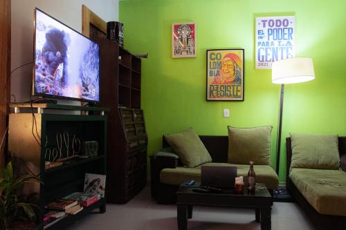 ADN Algo de Nosotros - Malaika – Medellin, VT