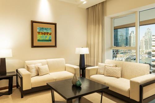 Junior Suite Premier con 1 Letto King-Size, Accesso Executive Lounge, Afternoon Tea e Happy Hour, Accesso Gratuito Spiaggia e Piscina del Resort, e Trasferimento dall'Aeroporto di Dubai