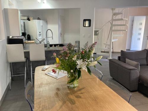 "LES ALIZES" Cote jardin Proche Bord de mer in Saint-Raphael