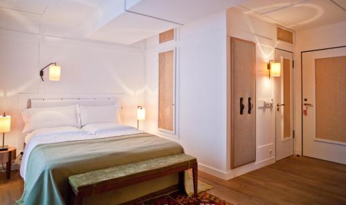 Louis Hotel Room Type - Courtyard Superior