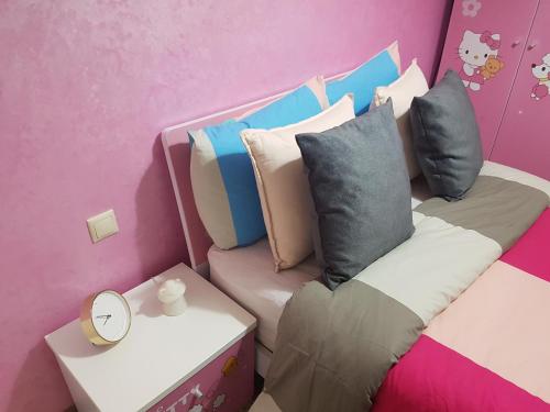 Elegant 2BR Private Terrace AC Fast WiFi & Parking Maarif - image 3