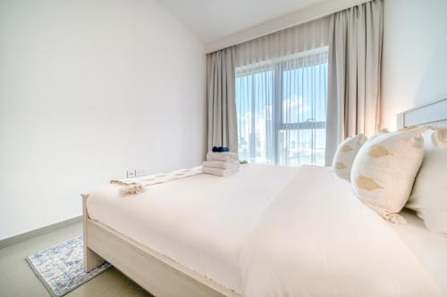 Dubai Elegance: 1BR with DIFC & Zabeel Views - image 7