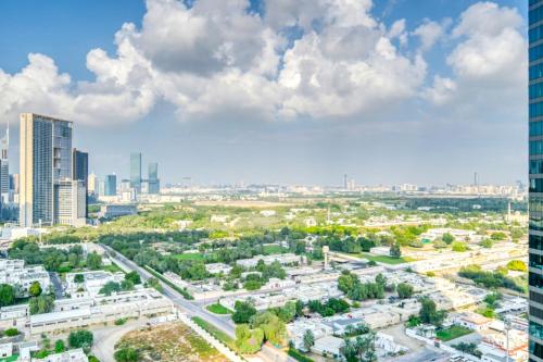 Dubai Elegance: 1BR with DIFC & Zabeel Views - image 6