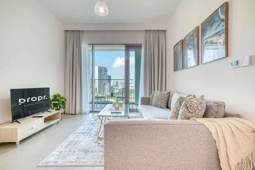 Dubai Elegance: 1BR with DIFC & Zabeel Views - image 11