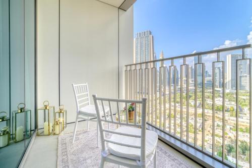 Dubai Elegance: 1BR with DIFC & Zabeel Views - image 13