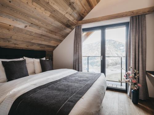 Deluxe Three-Bedroom Maisonnette Apartment 