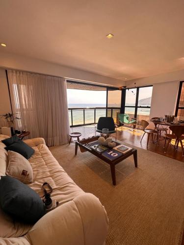 Panoramic Ocean View in Ipanema 2 Suites and Pool