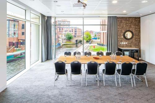 DoubleTree by Hilton Leeds - image 7