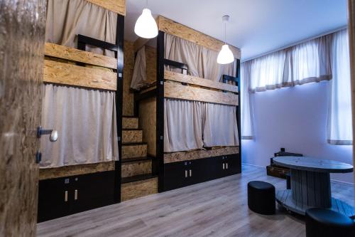 Hostel Day 'N' Night in نيس