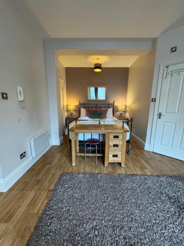 The Emerald Suite Birmingham - image 3