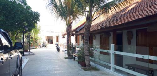 Sân Vườn Hotel Khánh Hòa