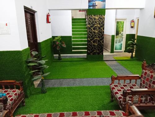 HOTEL INDRA INN