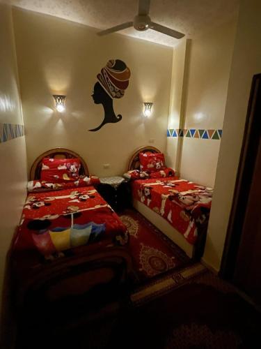 2 twin beds