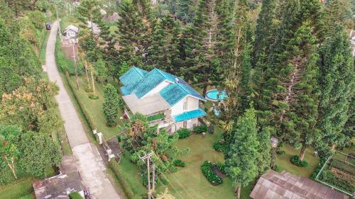 3 bedrooms, 6 beds