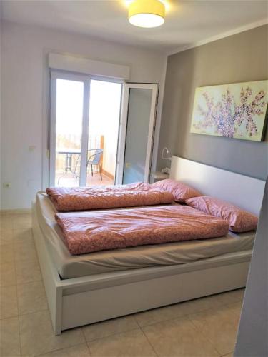 Sea view with balcony. Queen Size Bed. High speed Internet - Apartment - Aguadulce