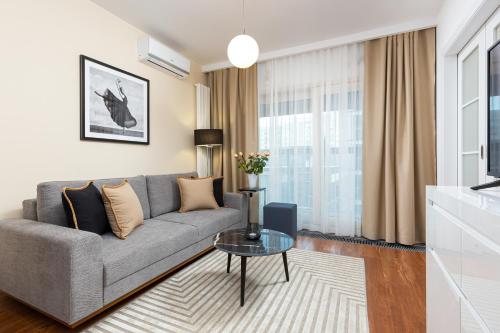 Royal City Center Mennica Residence by Noclegi Renters, Warsaw