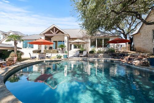 Stunning Lakefront Retreat Pool Boat Lift Spectacular Views in Horseshoe Bay (TX)