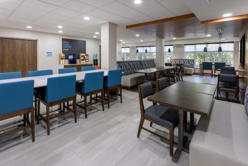 Holiday Inn Express Hotel & Suites Vineland Millville an IHG Hotel - image 12