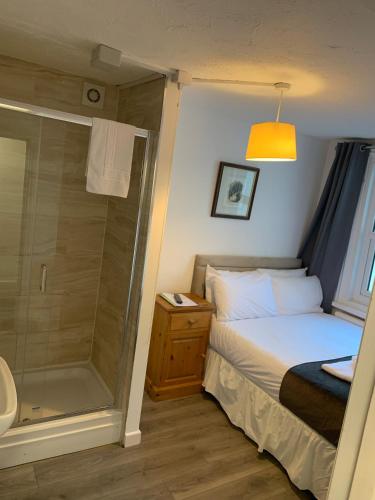 Double Room with Shared Bathroom