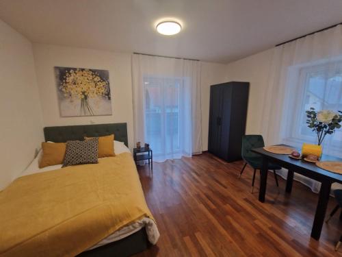 B&B Jesenice - Sunny studio with nice mountain view from terrace - Bed and Breakfast Jesenice