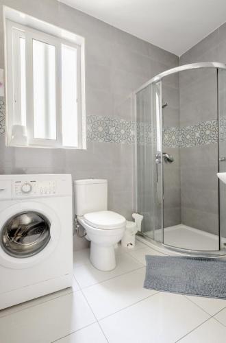 F12 Room 1, Private Room two single beds shared bathroom in shared Flat, Msida (fotografie 8)