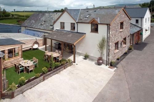 Oak Barn in Crai