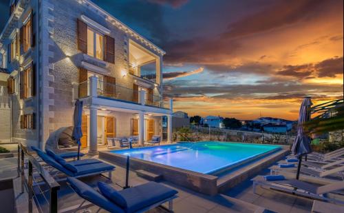 Luxury villa Castello Rogoznica with private heated pool, sauna and gym