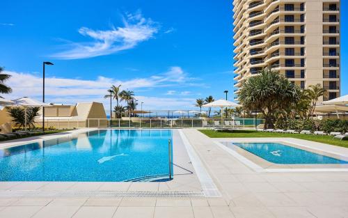 The Paradise - Luxury High Floor Ocean View 2BDR with Parking, Pool & Gym