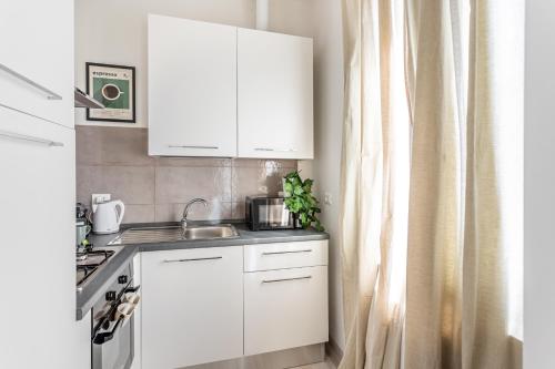  Lucrezia Apartments - Pavia City - by HOST4U in Pavia